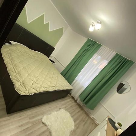 Cazare Petrosani Apartment Bagian luar foto