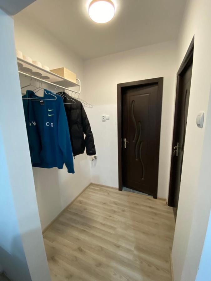 Cazare Petrosani Apartment Bagian luar foto